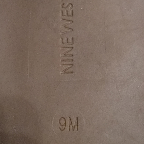 Nine West Studded Strappy Flat Sandals Size 9 - Picture 3 of 5